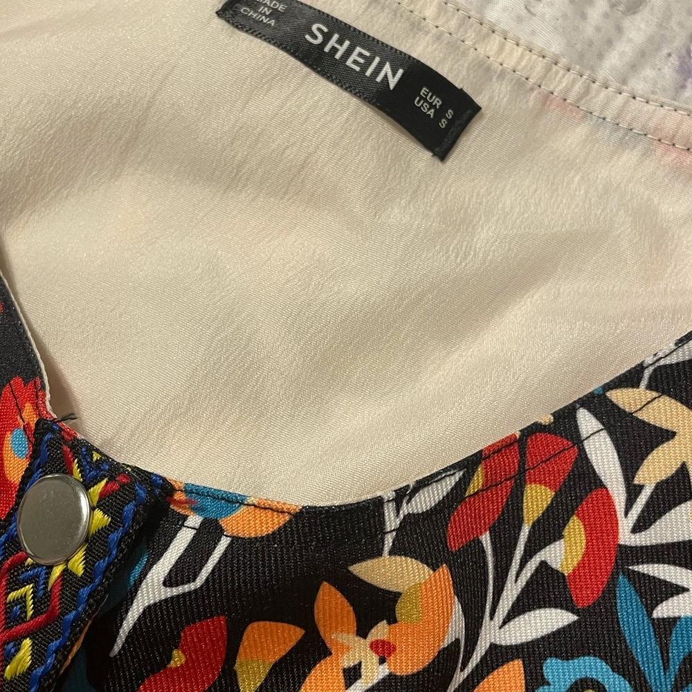 Shein floral jacket - Picture 3 of 4
